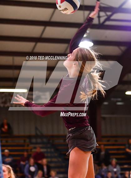 Thumbnail 2 in Walnut Ridge vs. Perryville (AAA 3A 1st Round Playoff) photogallery.