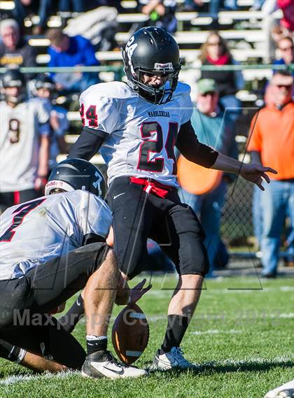 Thumbnail 3 in Beverly vs. Marblehead photogallery.