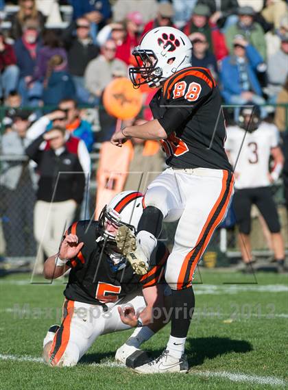 Thumbnail 2 in Beverly vs. Marblehead photogallery.