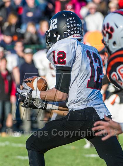 Thumbnail 3 in Beverly vs. Marblehead photogallery.