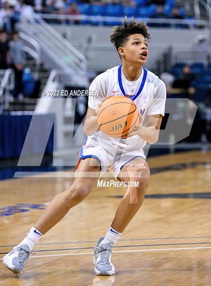 Thumbnail 3 in Bishop Gorman vs. Spanish Springs (NIAA State 5A Semifinal) photogallery.