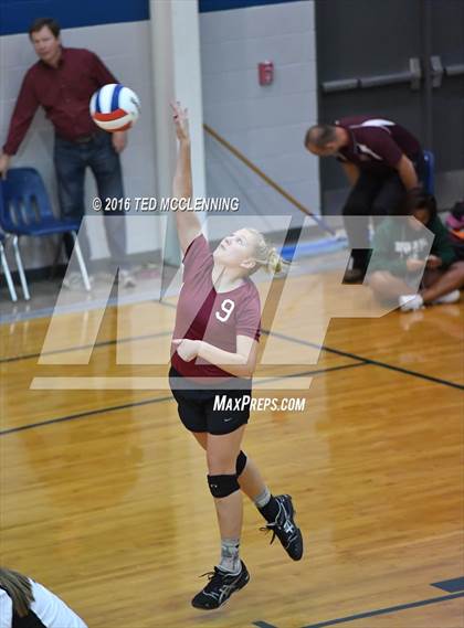 Thumbnail 3 in Valley Springs vs Crowley's Ridge Academy (AHSAA 3A 2nd Round Playoff) photogallery.