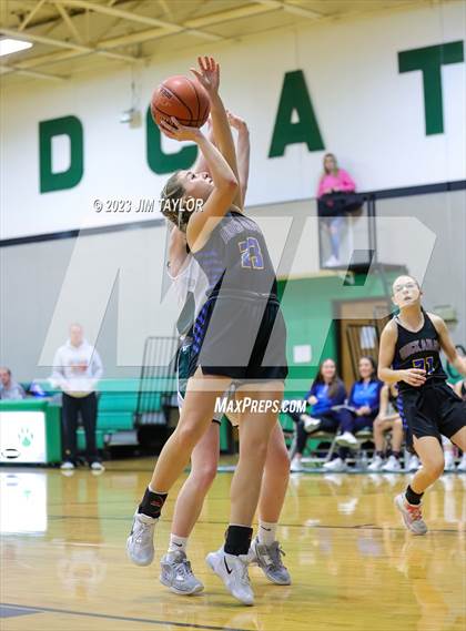 Thumbnail 3 in Huckabay vs Santo (Relentless Runnin' Cats Classic) photogallery.