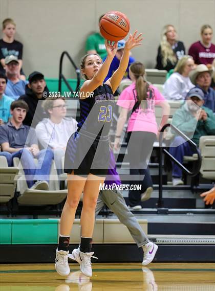 Thumbnail 2 in Huckabay vs Santo (Relentless Runnin' Cats Classic) photogallery.