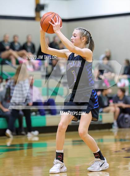 Thumbnail 2 in Huckabay vs Santo (Relentless Runnin' Cats Classic) photogallery.