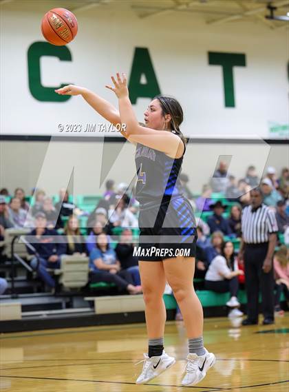 Thumbnail 3 in Huckabay vs Santo (Relentless Runnin' Cats Classic) photogallery.