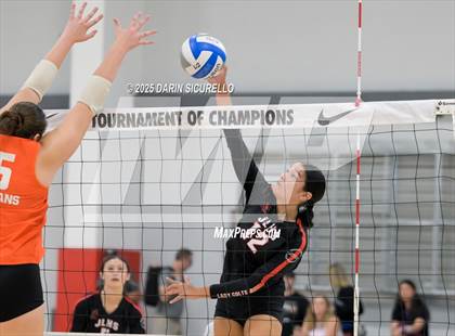 Thumbnail 3 in James Logan vs. Sprague (Nike Tournament of Champions – Southwest) photogallery.