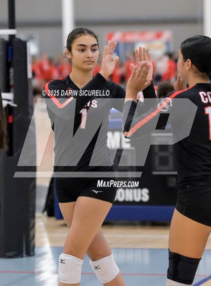 Thumbnail 1 in James Logan vs. Sprague (Nike Tournament of Champions – Southwest) photogallery.