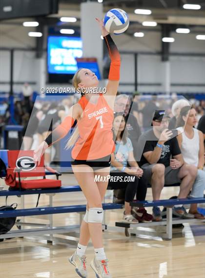Thumbnail 3 in James Logan vs. Sprague (Nike Tournament of Champions – Southwest) photogallery.