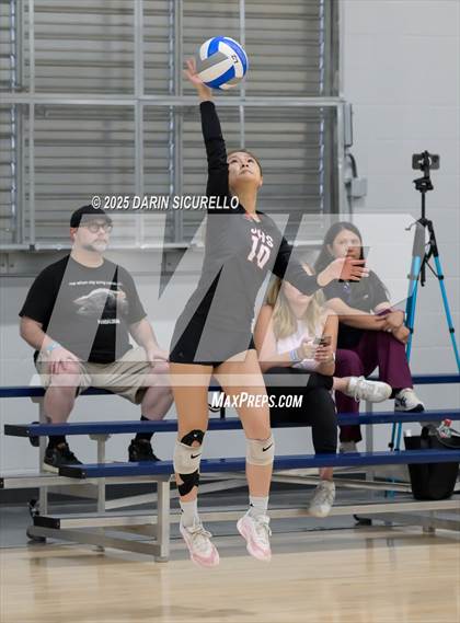 Thumbnail 1 in James Logan vs. Sprague (Nike Tournament of Champions – Southwest) photogallery.