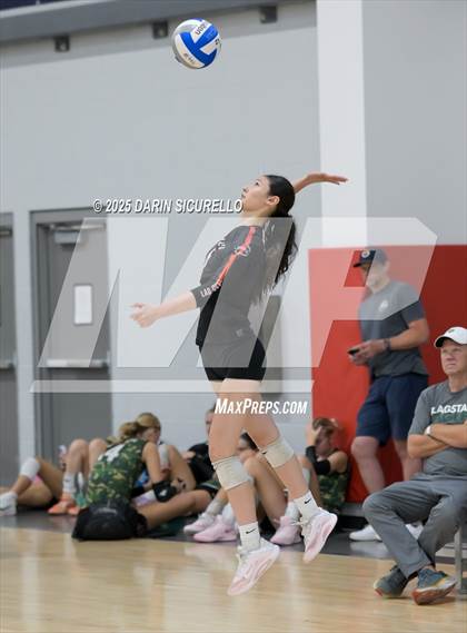 Thumbnail 1 in James Logan vs. Sprague (Nike Tournament of Champions – Southwest) photogallery.