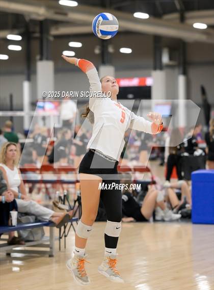 Thumbnail 2 in James Logan vs. Sprague (Nike Tournament of Champions – Southwest) photogallery.