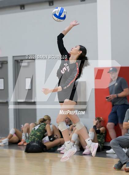 Thumbnail 3 in James Logan vs. Sprague (Nike Tournament of Champions – Southwest) photogallery.