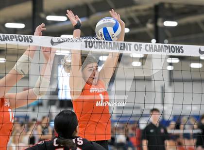 Thumbnail 3 in James Logan vs. Sprague (Nike Tournament of Champions – Southwest) photogallery.