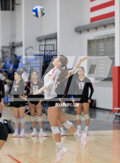 Thumbnail 3 in James Logan vs. Sprague (Nike Tournament of Champions – Southwest) photogallery.