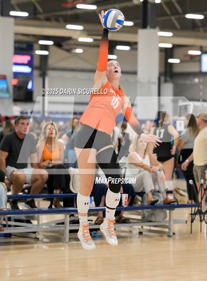 Thumbnail 1 in James Logan vs. Sprague (Nike Tournament of Champions – Southwest) photogallery.