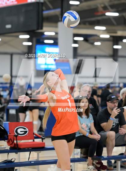 Thumbnail 2 in James Logan vs. Sprague (Nike Tournament of Champions – Southwest) photogallery.