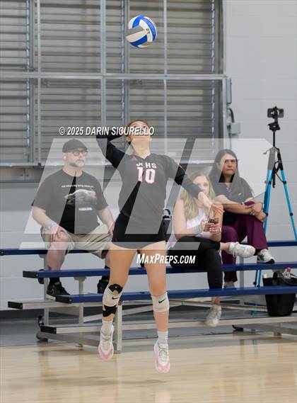 Thumbnail 3 in James Logan vs. Sprague (Nike Tournament of Champions – Southwest) photogallery.