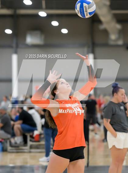 Thumbnail 2 in James Logan vs. Sprague (Nike Tournament of Champions – Southwest) photogallery.