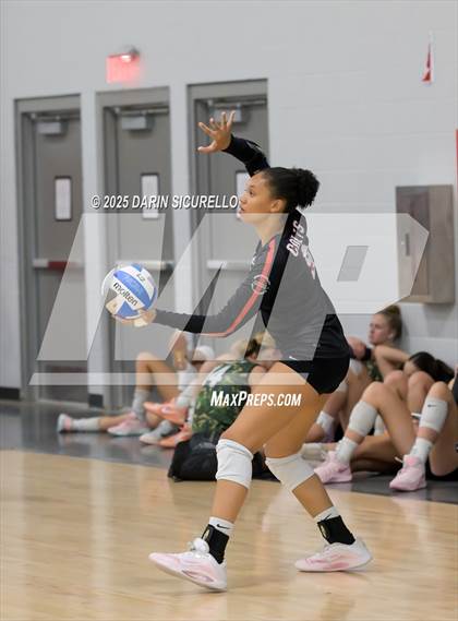 Thumbnail 3 in James Logan vs. Sprague (Nike Tournament of Champions – Southwest) photogallery.