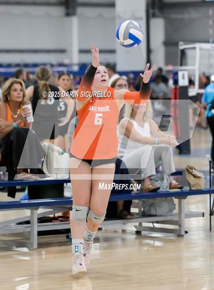 Thumbnail 3 in James Logan vs. Sprague (Nike Tournament of Champions – Southwest) photogallery.