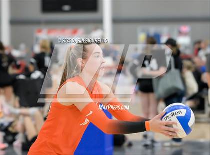 Thumbnail 1 in James Logan vs. Sprague (Nike Tournament of Champions – Southwest) photogallery.
