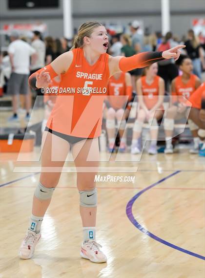 Thumbnail 3 in James Logan vs. Sprague (Nike Tournament of Champions – Southwest) photogallery.