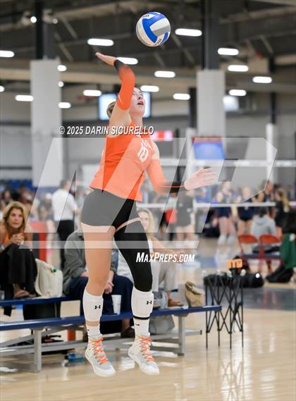 Thumbnail 1 in James Logan vs. Sprague (Nike Tournament of Champions – Southwest) photogallery.