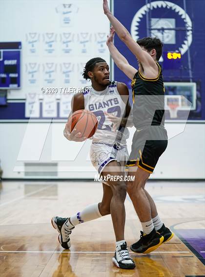 Thumbnail 3 in Avon @ Ben Davis photogallery.