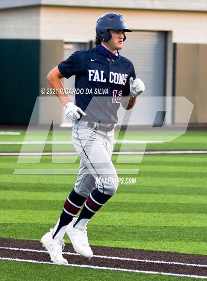 Thumbnail 3 in Tompkins vs. Strake Jesuit (UIL 6A Regional Semifinal Playoff - Game 1)  photogallery.