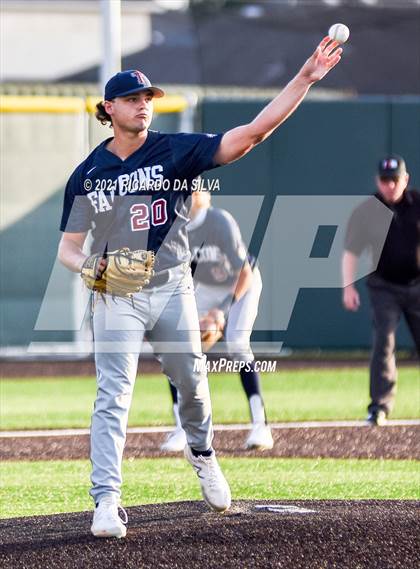 Thumbnail 3 in Tompkins vs. Strake Jesuit (UIL 6A Regional Semifinal Playoff - Game 1)  photogallery.