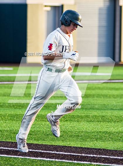 Thumbnail 2 in Tompkins vs. Strake Jesuit (UIL 6A Regional Semifinal Playoff - Game 1)  photogallery.