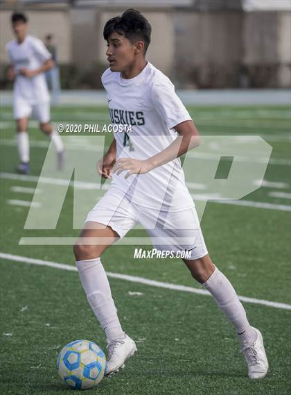 Thumbnail 2 in Hamilton vs. Rivera (CIF Los Angles City Section D3 Final) photogallery.