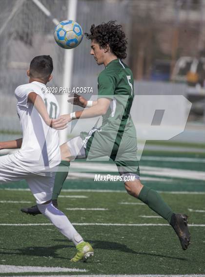 Thumbnail 2 in Hamilton vs. Rivera (CIF Los Angles City Section D3 Final) photogallery.