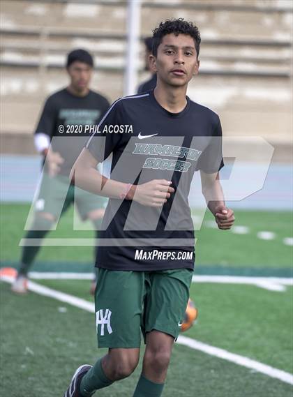Thumbnail 3 in Hamilton vs. Rivera (CIF Los Angles City Section D3 Final) photogallery.