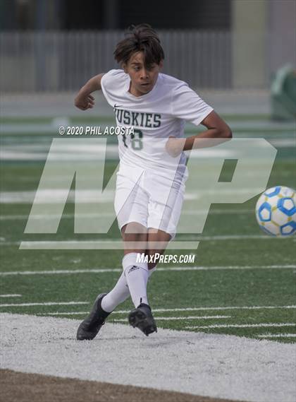 Thumbnail 3 in Hamilton vs. Rivera (CIF Los Angles City Section D3 Final) photogallery.