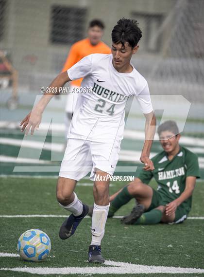 Thumbnail 2 in Hamilton vs. Rivera (CIF Los Angles City Section D3 Final) photogallery.