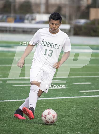 Thumbnail 3 in Hamilton vs. Rivera (CIF Los Angles City Section D3 Final) photogallery.