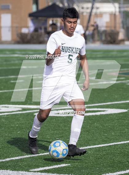 Thumbnail 2 in Hamilton vs. Rivera (CIF Los Angles City Section D3 Final) photogallery.