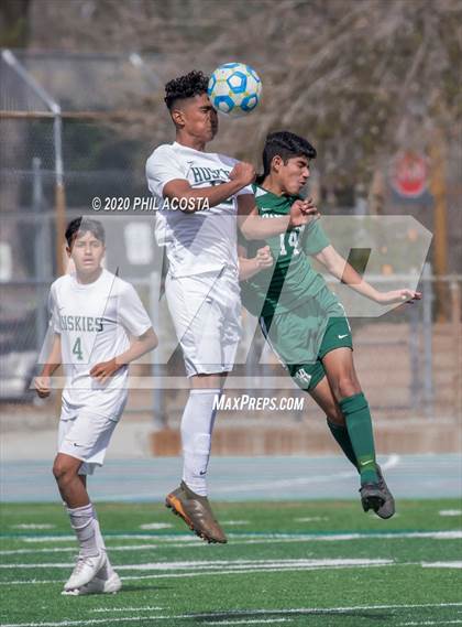 Thumbnail 2 in Hamilton vs. Rivera (CIF Los Angles City Section D3 Final) photogallery.