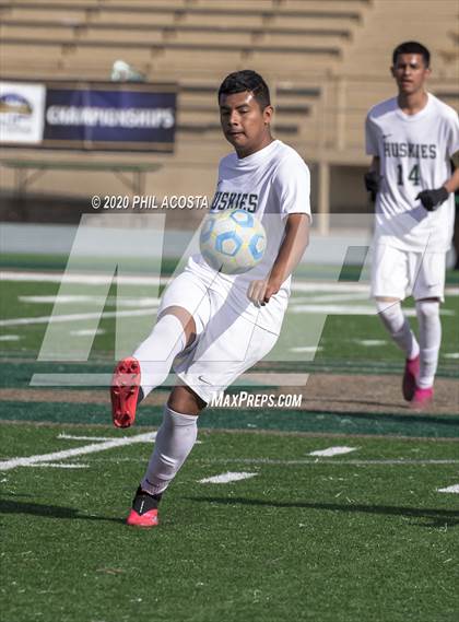 Thumbnail 3 in Hamilton vs. Rivera (CIF Los Angles City Section D3 Final) photogallery.