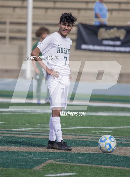 Thumbnail 1 in Hamilton vs. Rivera (CIF Los Angles City Section D3 Final) photogallery.