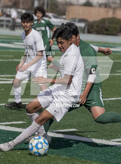 Thumbnail 3 in Hamilton vs. Rivera (CIF Los Angles City Section D3 Final) photogallery.