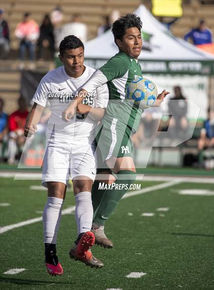 Thumbnail 1 in Hamilton vs. Rivera (CIF Los Angles City Section D3 Final) photogallery.