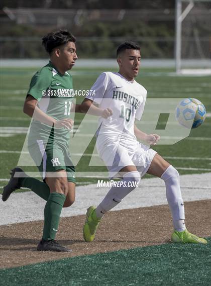 Thumbnail 3 in Hamilton vs. Rivera (CIF Los Angles City Section D3 Final) photogallery.