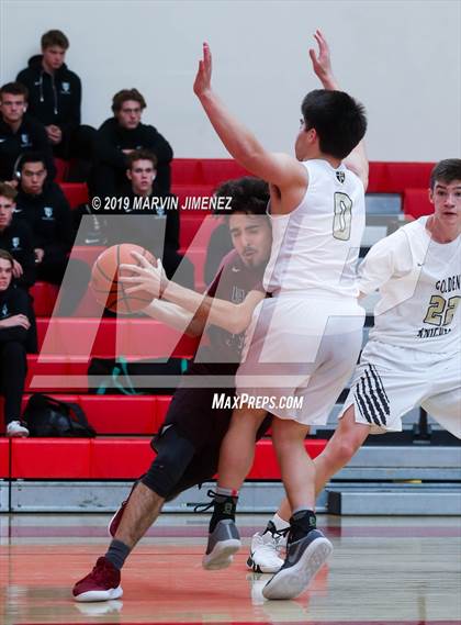 Thumbnail 3 in St. Francis vs Valley Academy photogallery.