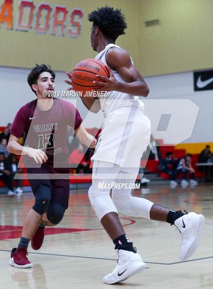 Thumbnail 1 in St. Francis vs Valley Academy photogallery.