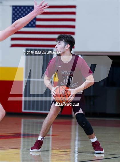 Thumbnail 2 in St. Francis vs Valley Academy photogallery.