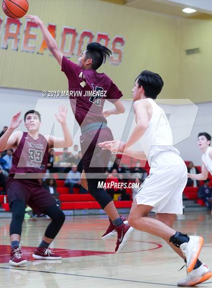 Thumbnail 3 in St. Francis vs Valley Academy photogallery.