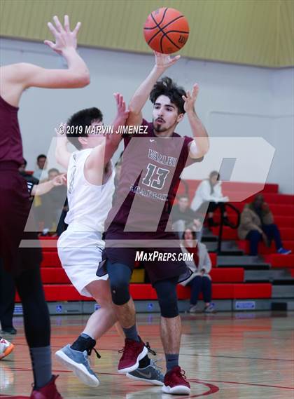 Thumbnail 1 in St. Francis vs Valley Academy photogallery.
